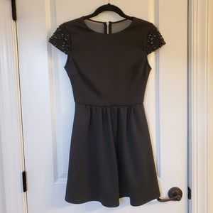 B. Darlin Black Flowy